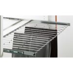 Wysuwany wieszak na spodnie,